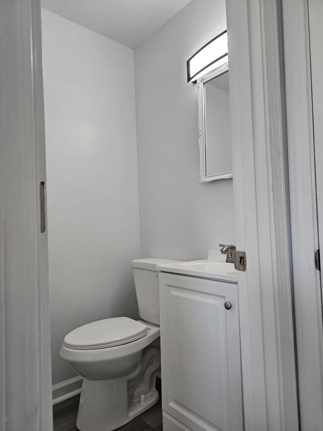 HALF BATH - 3415 NE 69th St