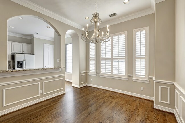 Building Photo - 3318 W Dallas St