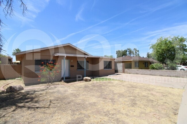 Building Photo - 1346 N 41st Ave