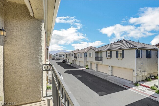 Foto del edificio - 3917 Sweet Pine St