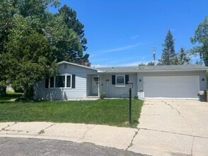 Building Photo - 1940 Kingsboro Rd