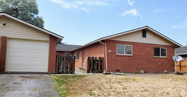 Building Photo - 5000 Gatewood Dr