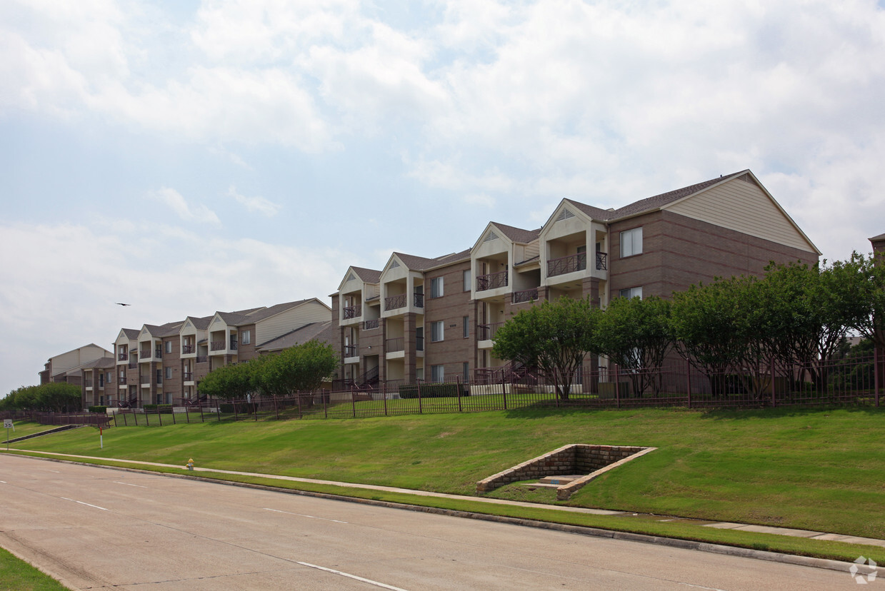 Building Photo - AT&T University Housing