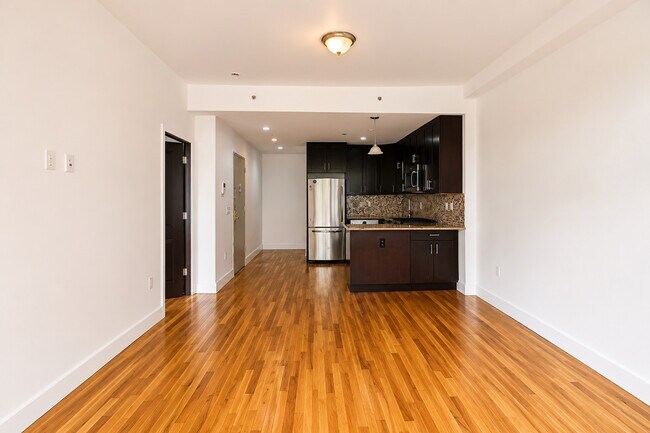 Foto del edificio - 225 E 111th St