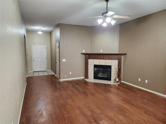 Building Photo - 212 Cambridge Dr