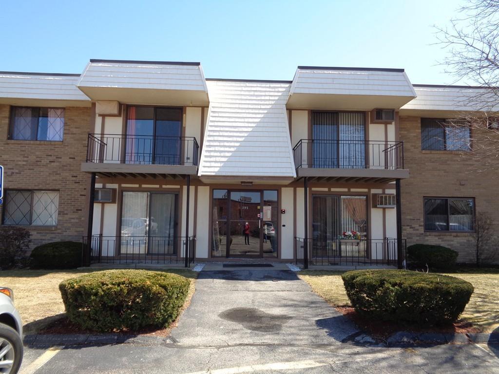 Front entrance to condo unit. - 395 Merrimack St