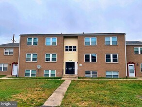 Building Photo - 1599 N East St