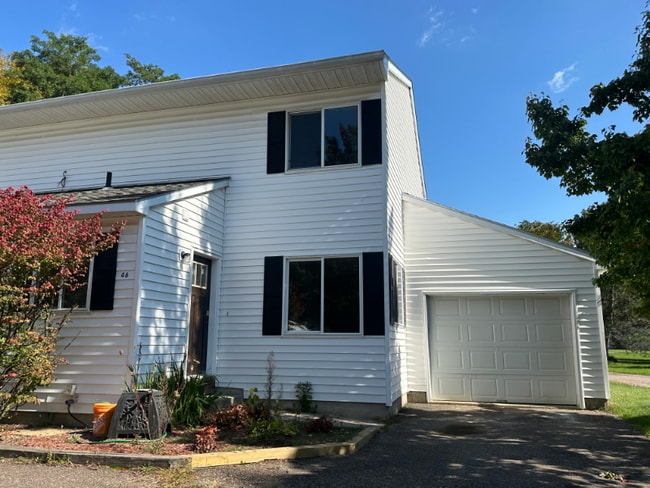 Foto del edificio - 46 Foxwood Cir