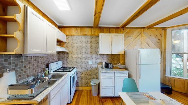 Building Photo - 6 Asbury Ct