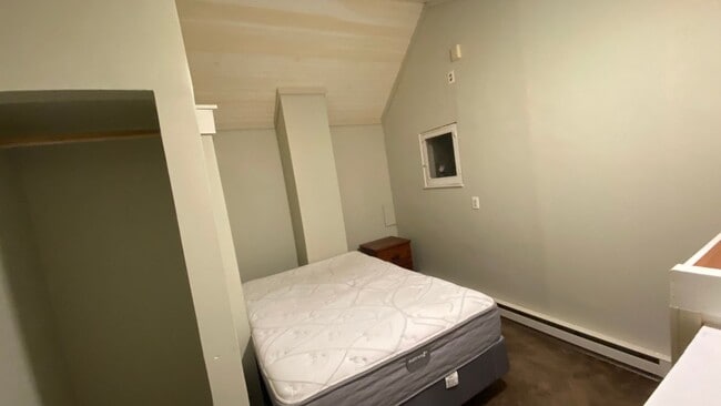 Building Photo - 139 Broadway