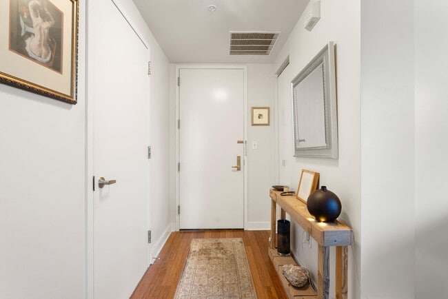 Foto del edificio - 222 Montgomery St
