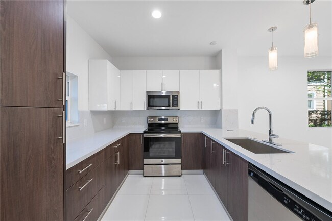 Foto del edificio - 324 SW 14th Ct