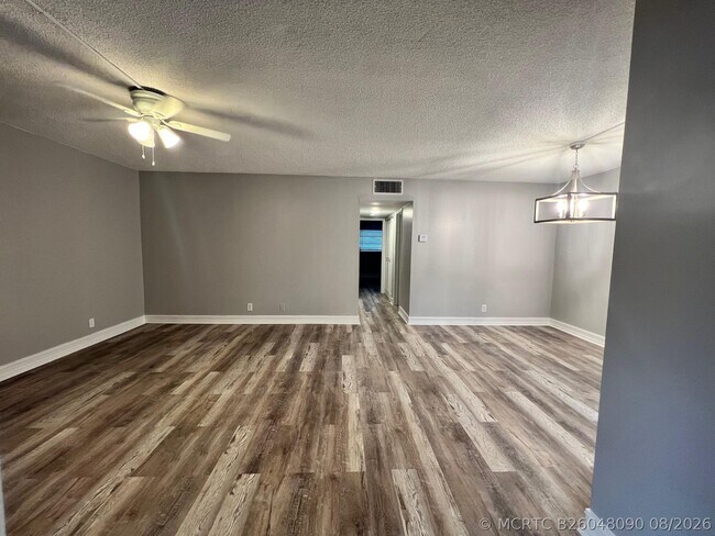 Building Photo - 1340 NE 28th Ave