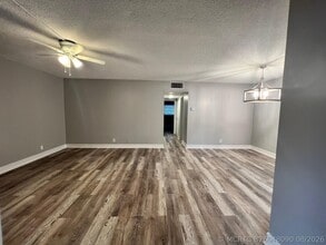 Building Photo - 1340 NE 28th Ave