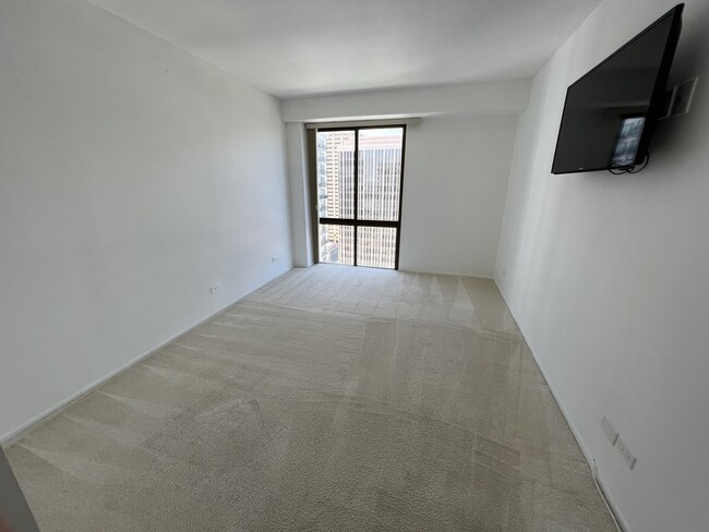 Photo - 700 RICHARDS St Apartment