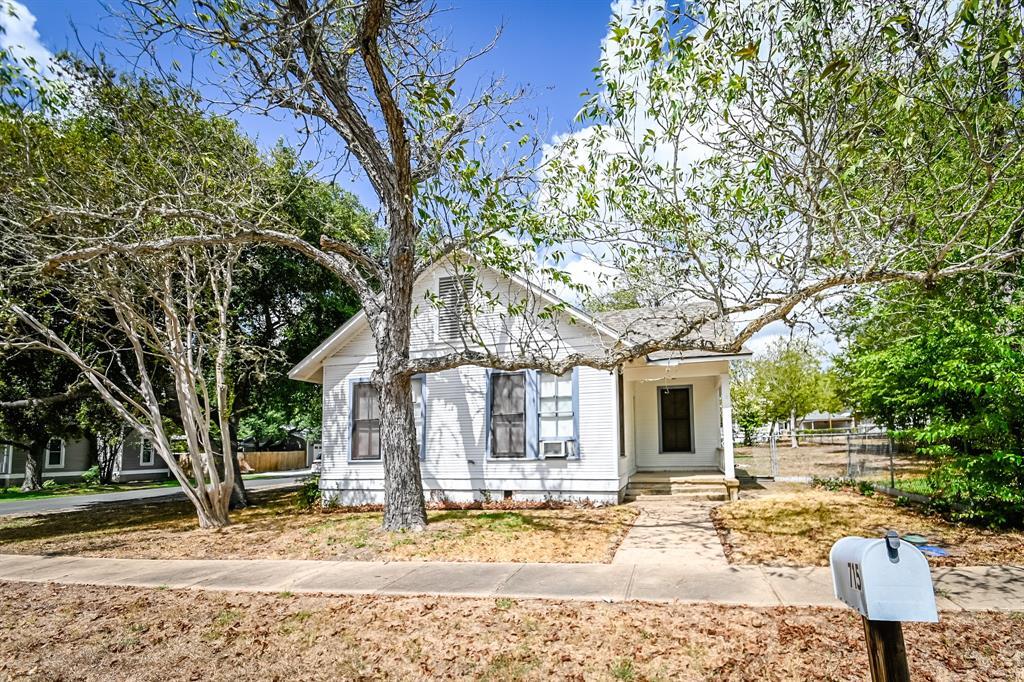 Foto principal - 715 Anderson St