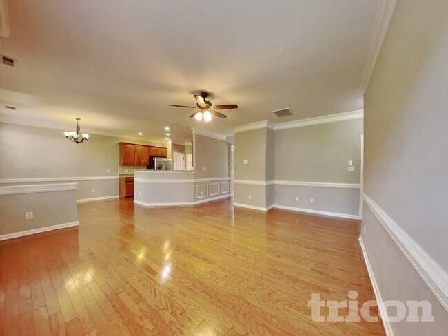 Foto del edificio - 5323 Chandler Oaks Ln