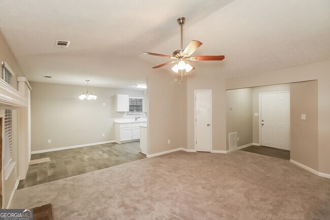 Foto del edificio - 208 Peartree Ln