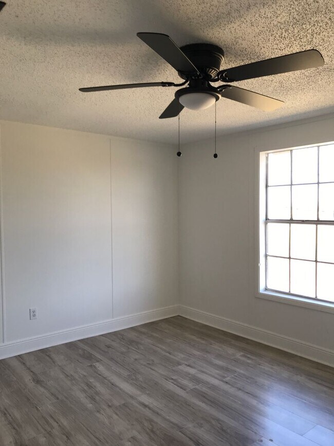 Foto del edificio - ****8197 Hwy 71 Apartment #6  Lecompte (just past LSUA) MOVE IN SPECIAL