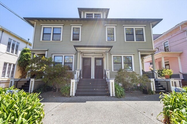 Building Photo - 1336 Park Ave