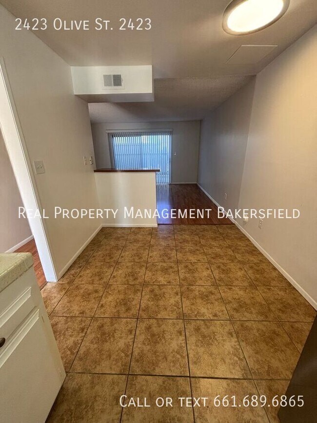Foto del edificio - 2423 Olive St