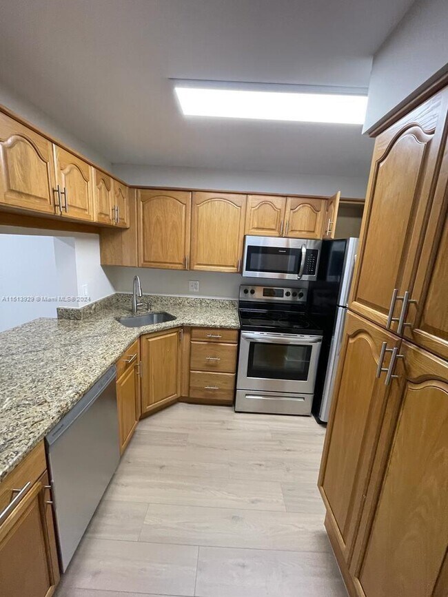 Foto del edificio - 201 Foxtail Dr