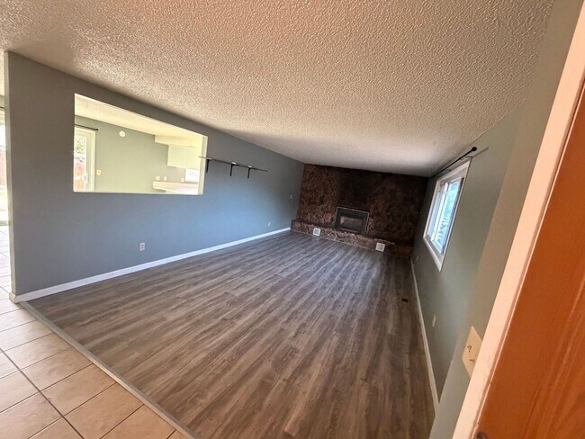 Foto del edificio - 5858 Shasta Way