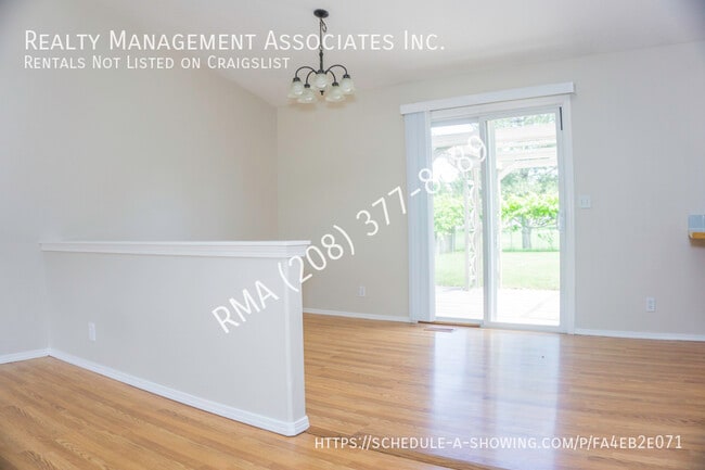Building Photo - 844 S Pelican Way