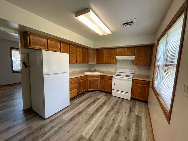 Building Photo - 1024 Weeden Creek Rd