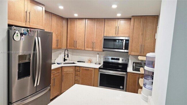 Foto del edificio - 1985 S Ocean Dr