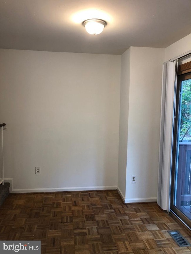 Foto del edificio - 8109 Aspenwood Way