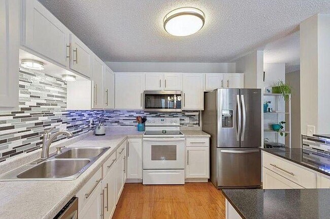 Building Photo - 11154 Westwind Dr