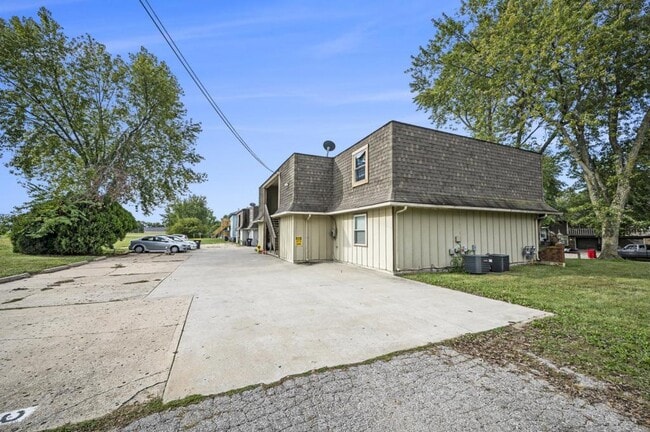 Foto del edificio - 3800 SW 8th St. Terrace