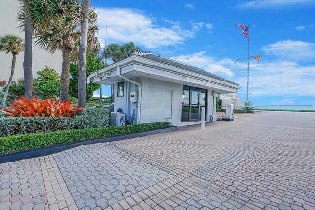 Foto del edificio - 2697 N Ocean Blvd