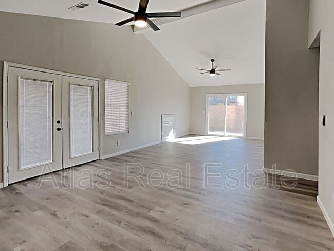 Building Photo - 609 S Danyell Dr