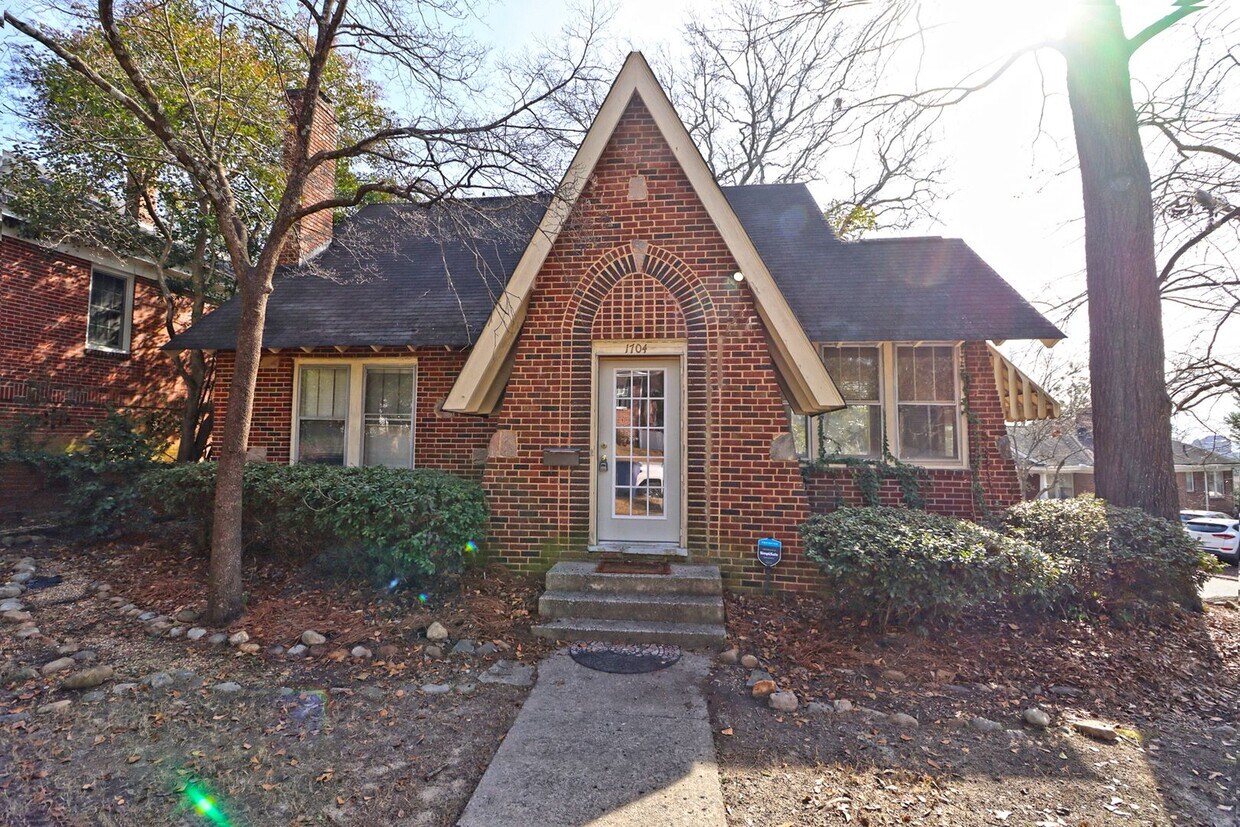 Foto principal - Live just minutes from USC, Five Points, a...