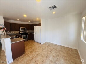 Building Photo - 7859 Windhamridge Dr