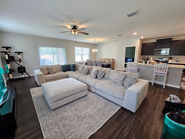 Building Photo - 480 Sorrento Dr