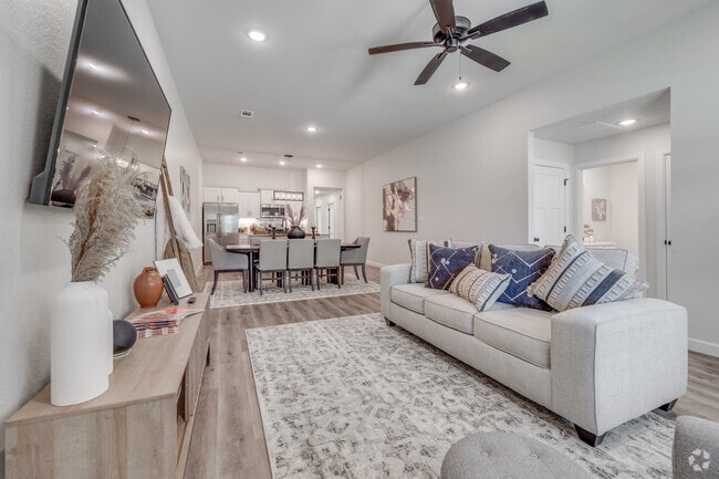 2HAB, 2BA - 1490SF - Dúplex - Sala de estar - Maple Park at Riley Farm