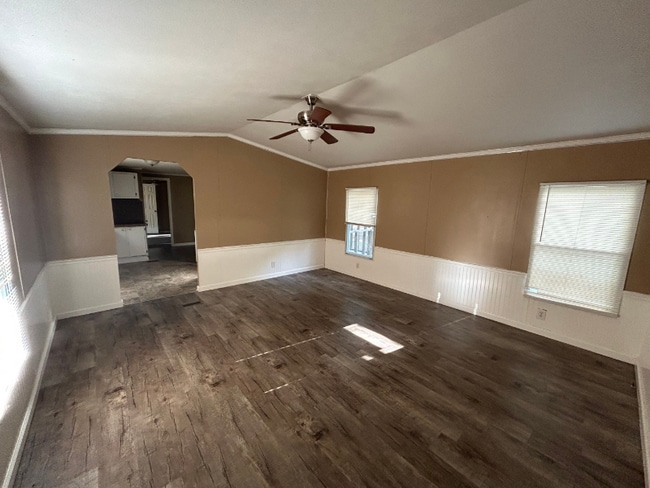 Building Photo - 1048 Clara Ln