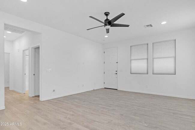 Building Photo - 14205 W Bronco Trl