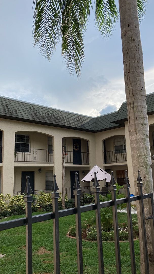 Building Photo - One Bedroom Rental in South Tampa!
