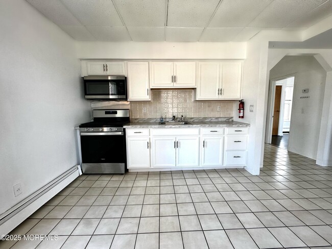 Building Photo - 57 Osborn St