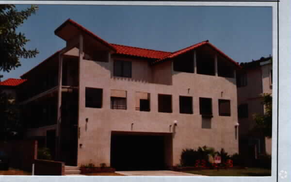 Building Photo - 5507 W 98th St