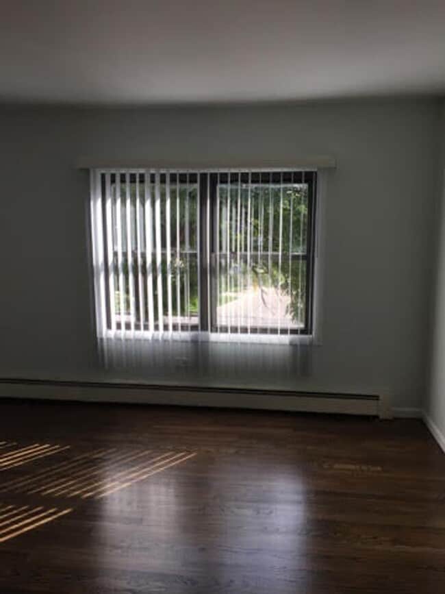 Foto del edificio - 7632 S Stewart Ave