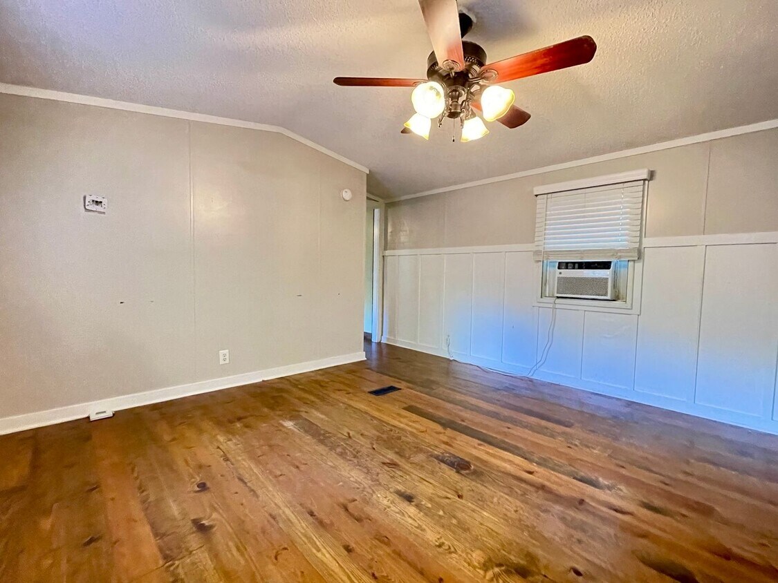 2 Bed 2 Bath With Lots of Upgrades House Rental in Dubach, LA