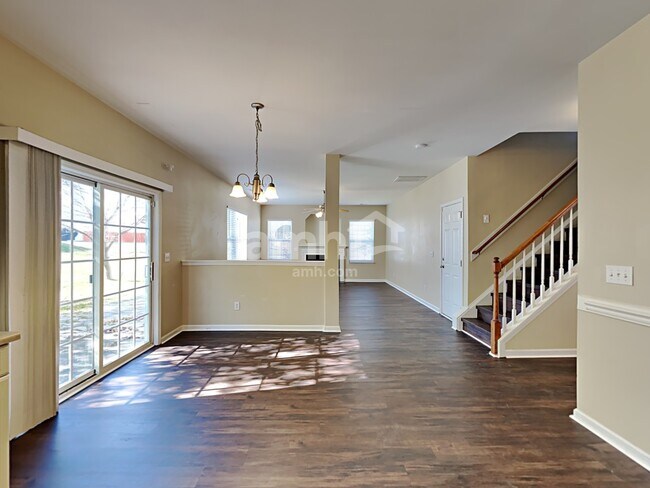 Foto del edificio - 7036 Spanglers Spring Way
