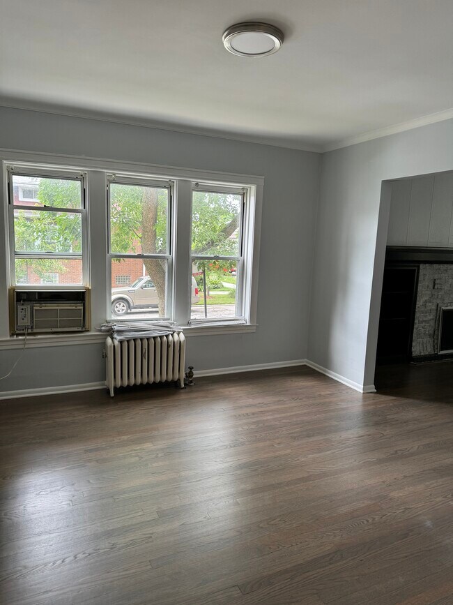 Dining room -new AC wall unit to be installed - 5920 W Cullom Ave