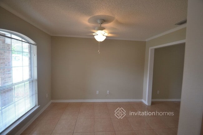 Building Photo - 1576 Amboy Dr