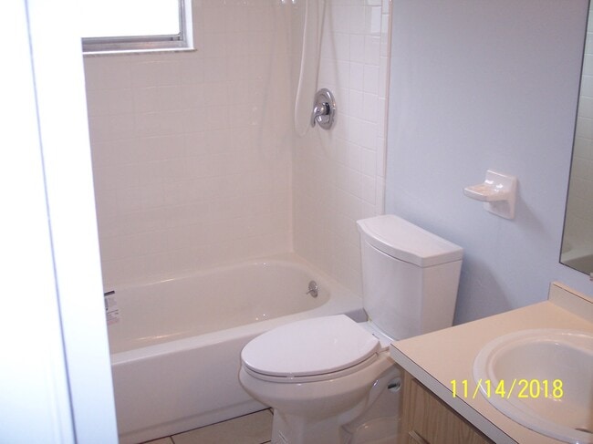 Building Photo - Beautiful 3 Bed 1 Bath Single Family Home